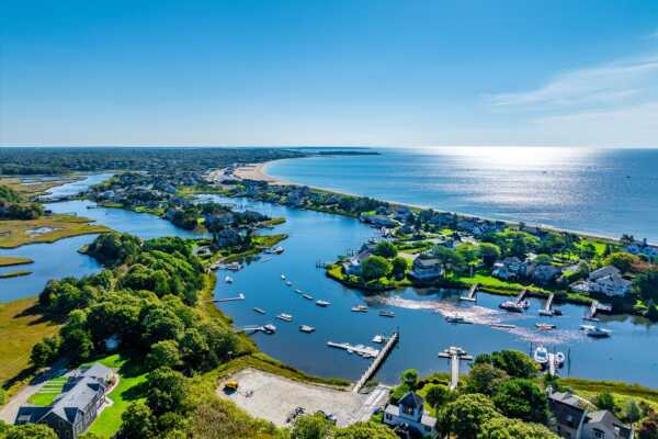 627 south main st centerville ma office